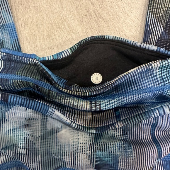 Lululemon Cropped Leggings 17” - Picture 3 of 3